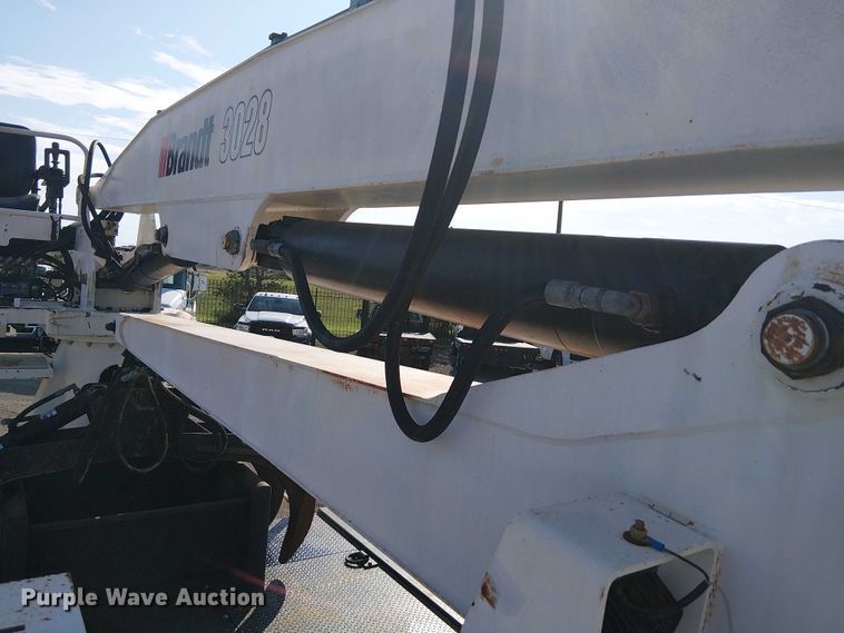 image for item EG8253 2002 Western Star 4900 crane truck