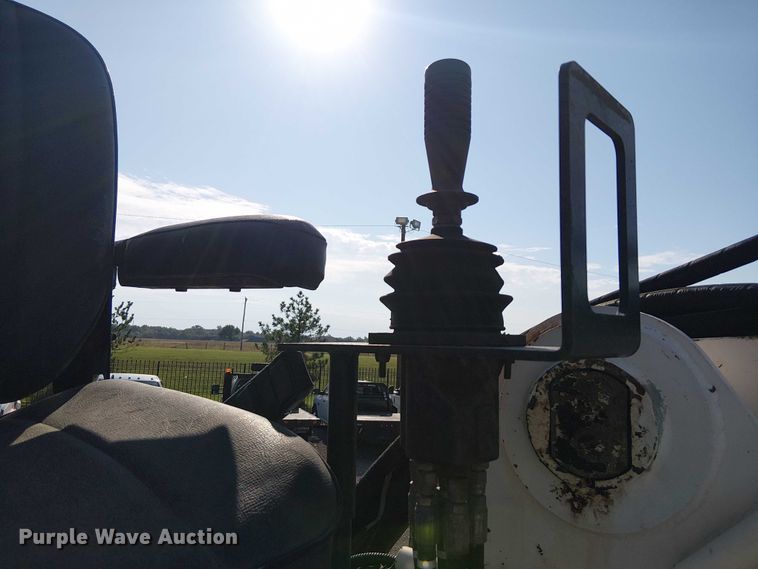 image for item EG8253 2002 Western Star 4900 crane truck