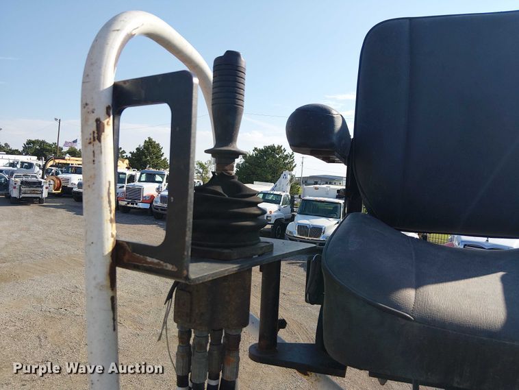 image for item EG8253 2002 Western Star 4900 crane truck