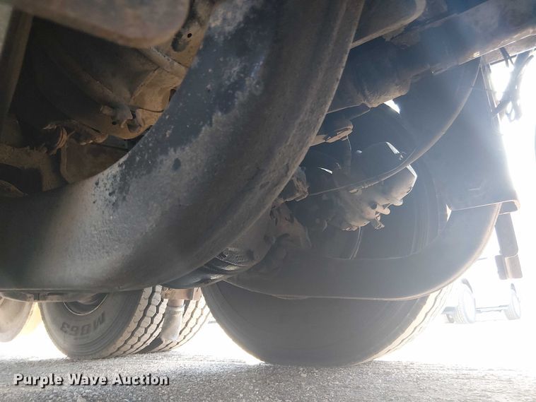 image for item EG8253 2002 Western Star 4900 crane truck