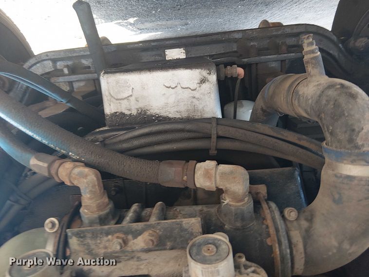 image for item EG8253 2002 Western Star 4900 crane truck