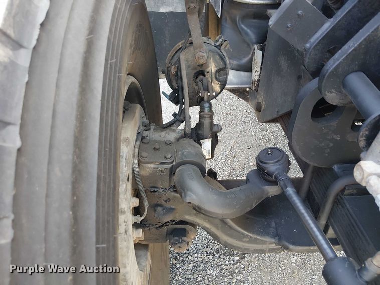 image for item EG8253 2002 Western Star 4900 crane truck