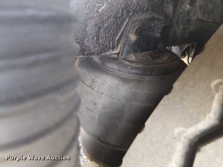 image for item EG8253 2002 Western Star 4900 crane truck