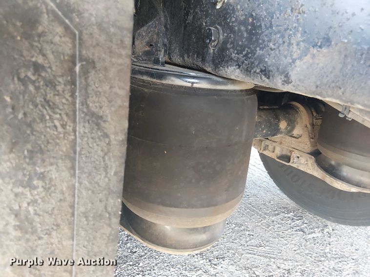 image for item EG8253 2002 Western Star 4900 crane truck