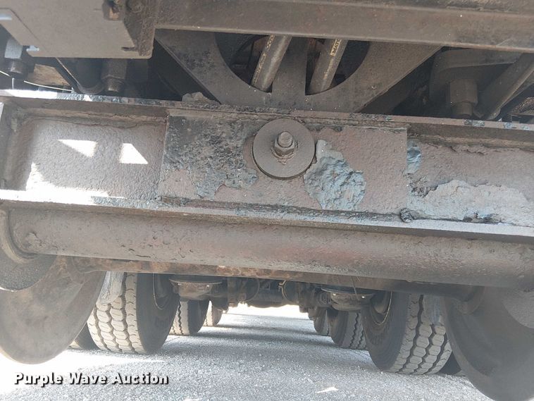 image for item EG8253 2002 Western Star 4900 crane truck