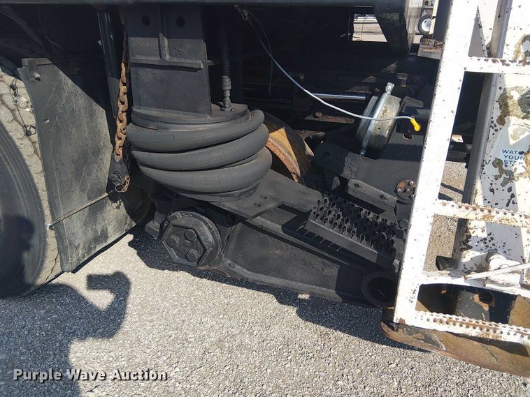 image for item EG8253 2002 Western Star 4900 crane truck