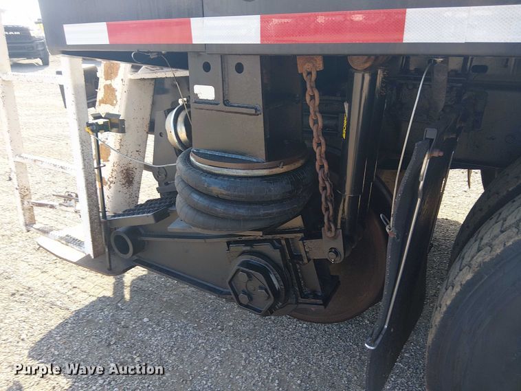 image for item EG8253 2002 Western Star 4900 crane truck