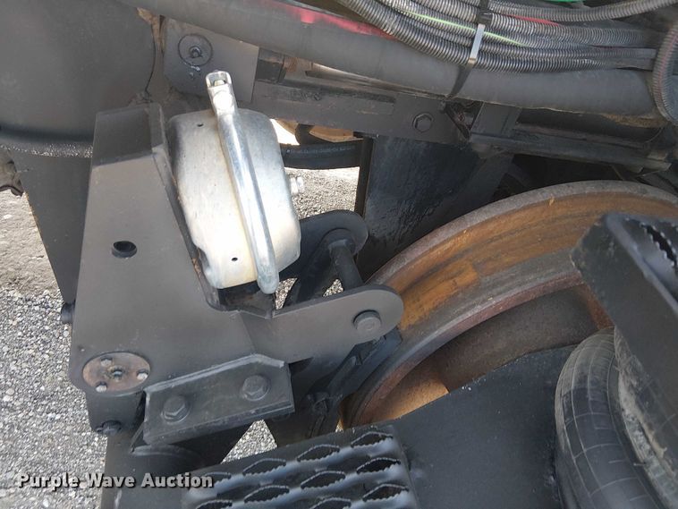 image for item EG8253 2002 Western Star 4900 crane truck