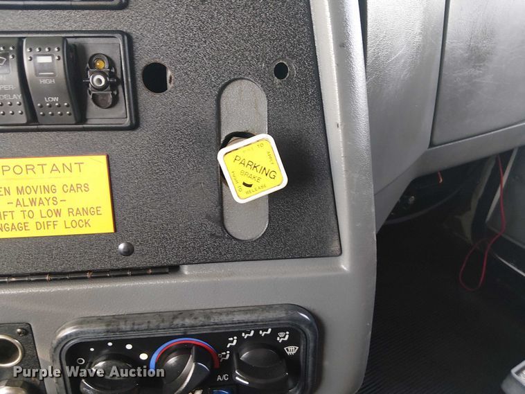 image for item EG8253 2002 Western Star 4900 crane truck