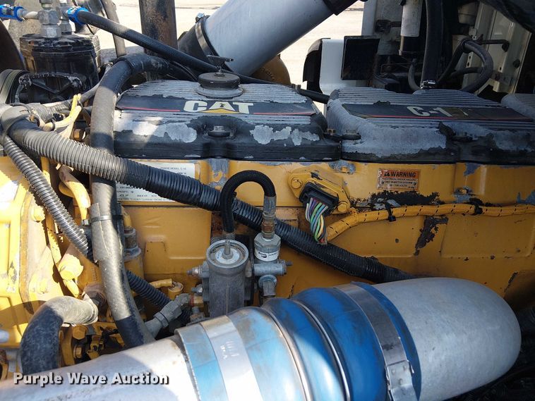 image for item EG8253 2002 Western Star 4900 crane truck