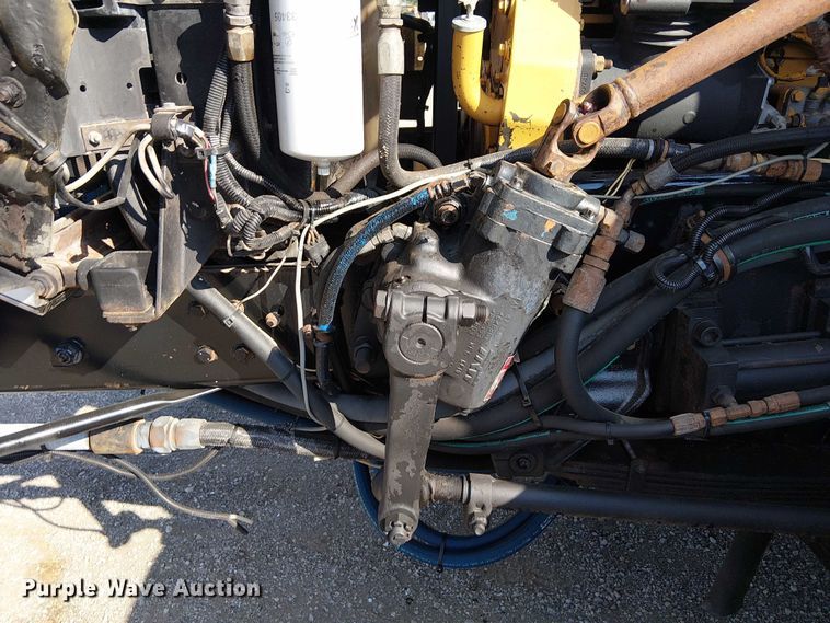 image for item EG8253 2002 Western Star 4900 crane truck