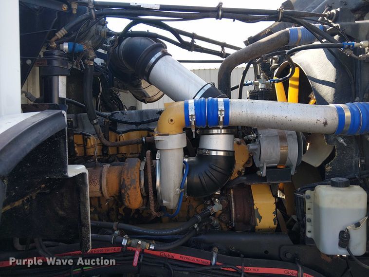 image for item EG8253 2002 Western Star 4900 crane truck