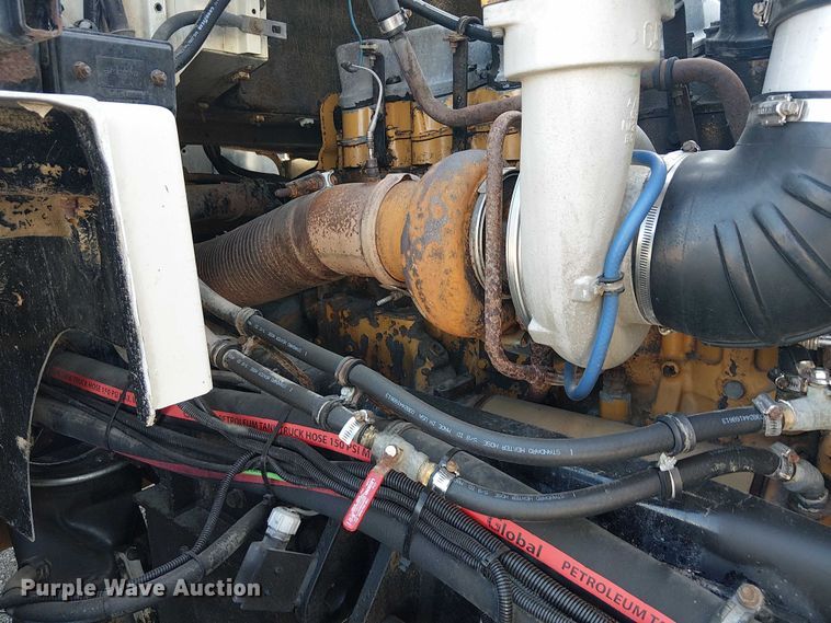 image for item EG8253 2002 Western Star 4900 crane truck