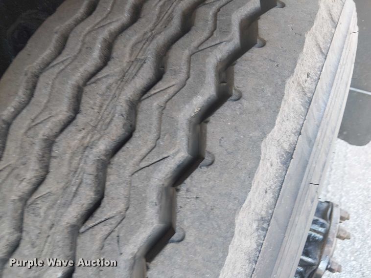 image for item EG8253 2002 Western Star 4900 crane truck