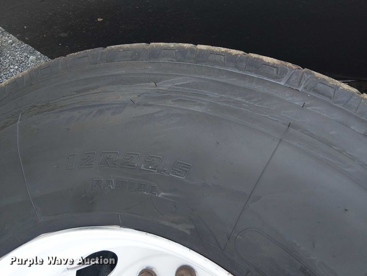 image for item EG8253 2002 Western Star 4900 crane truck