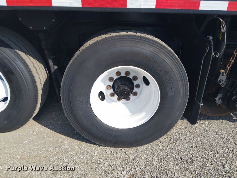 image for item EG8253 2002 Western Star 4900 crane truck