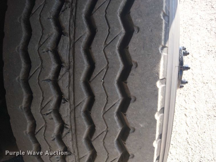 image for item EG8253 2002 Western Star 4900 crane truck