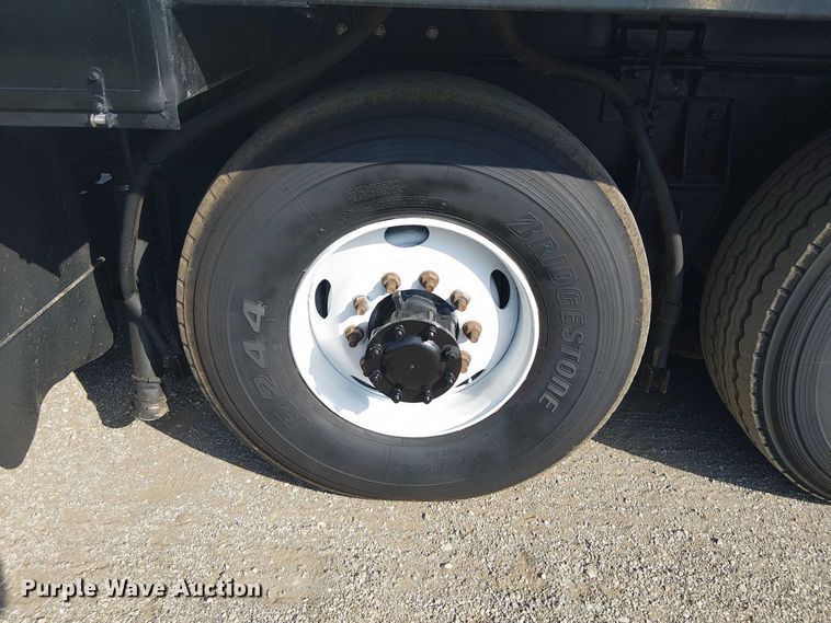 image for item EG8253 2002 Western Star 4900 crane truck