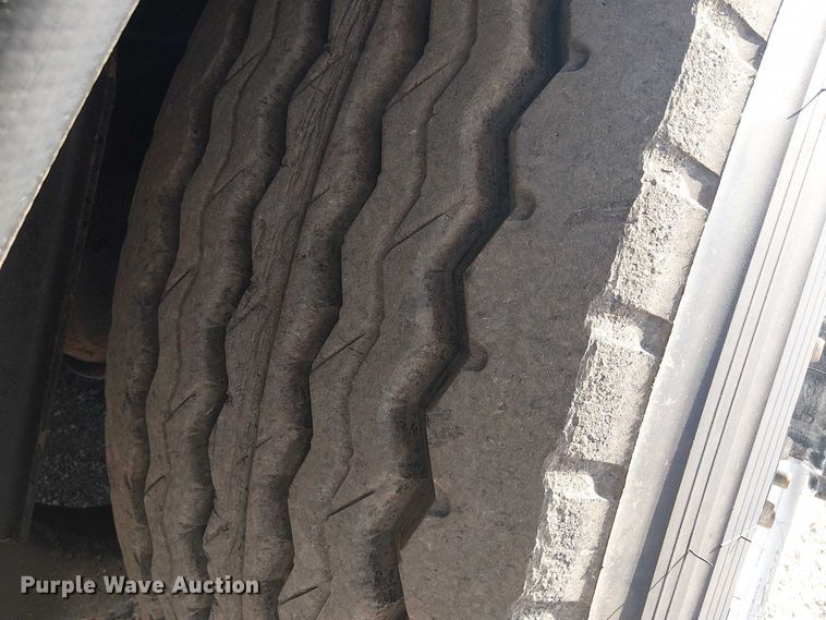 image for item EG8253 2002 Western Star 4900 crane truck