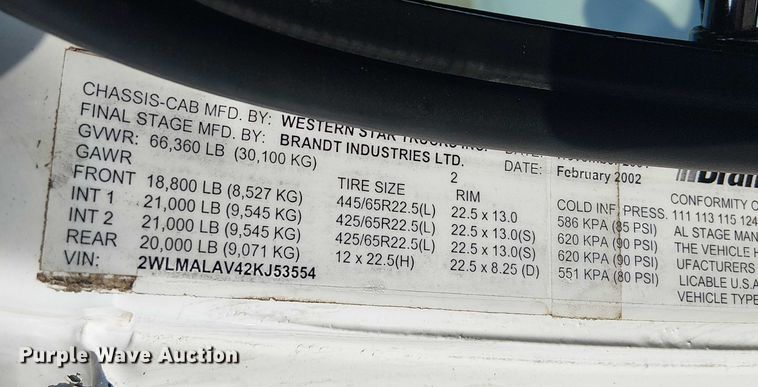 image for item EG8253 2002 Western Star 4900 crane truck