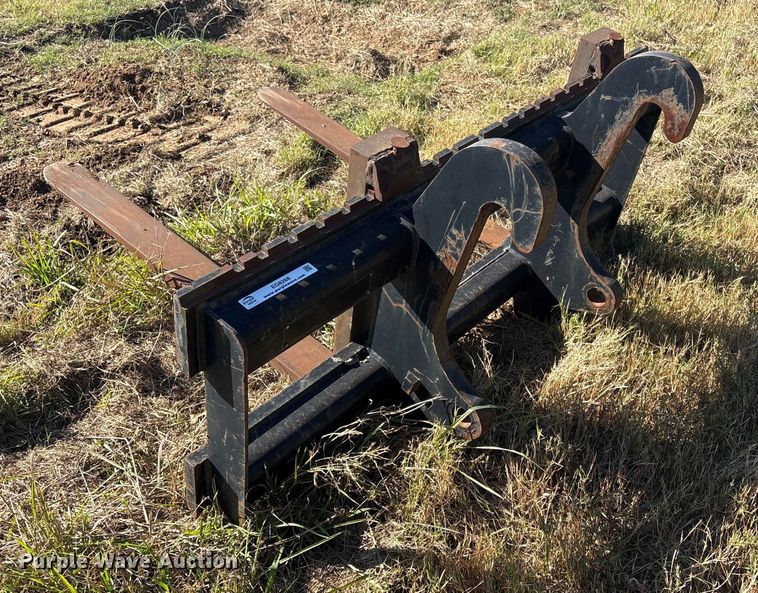 image for item EG8268 4' L loader forks