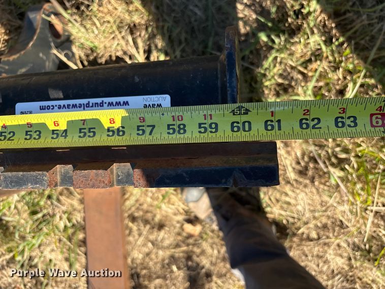 image for item EG8268 4' L loader forks