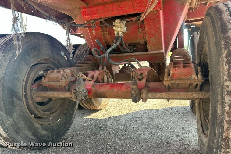 image for item EK8167 1989 Hilbilt 22-27 MAT.HD end dump trailer