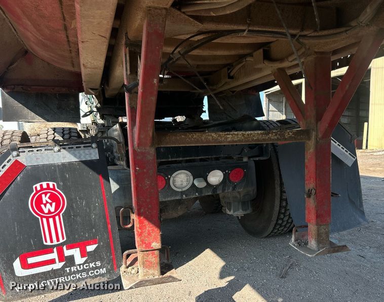 image for item EK8167 1989 Hilbilt 22-27 MAT.HD end dump trailer