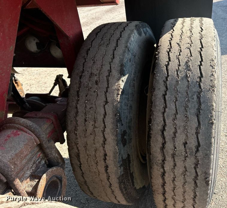 image for item EK8167 1989 Hilbilt 22-27 MAT.HD end dump trailer