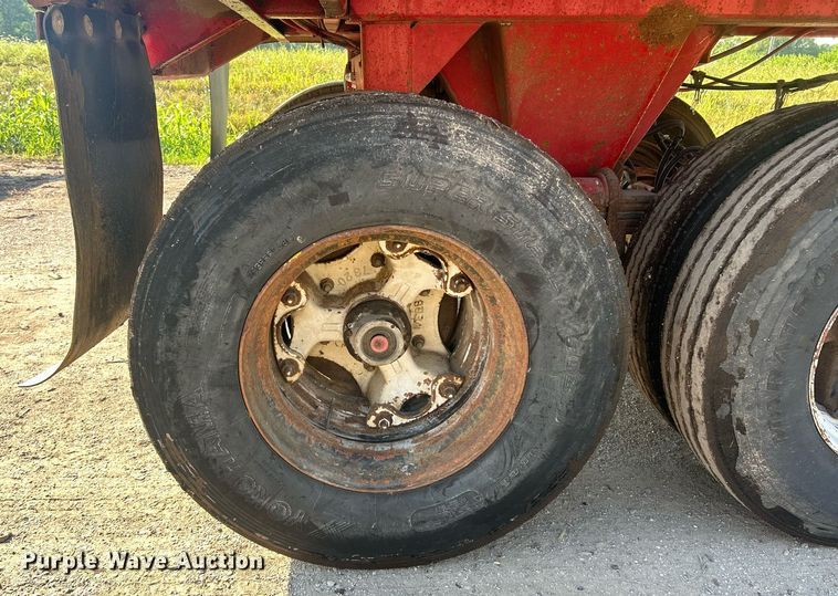 image for item EK8167 1989 Hilbilt 22-27 MAT.HD end dump trailer