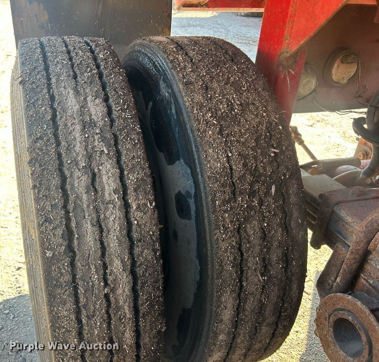 image for item EK8167 1989 Hilbilt 22-27 MAT.HD end dump trailer