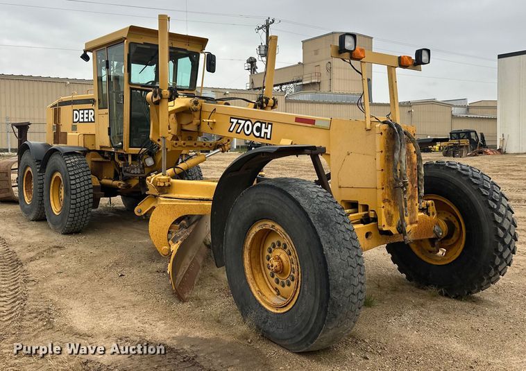 MOTOCONFORMADORA JOHN DEERE 770CH 2000