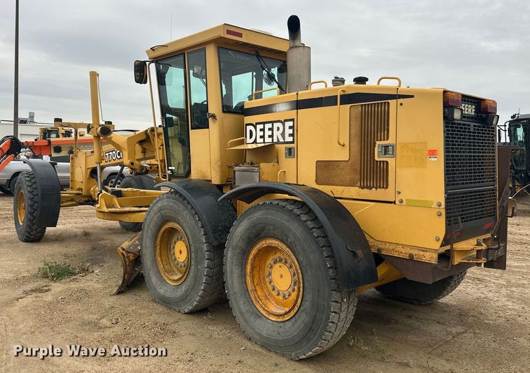 image for item EL0085 2000 John Deere 770CH motor grader