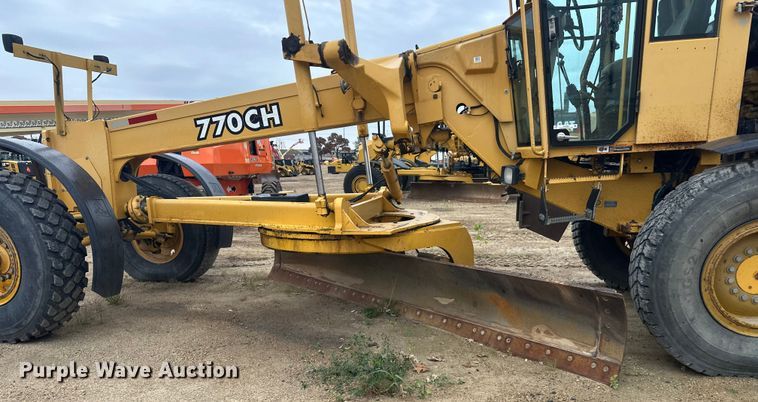 image for item EL0085 2000 John Deere 770CH motor grader