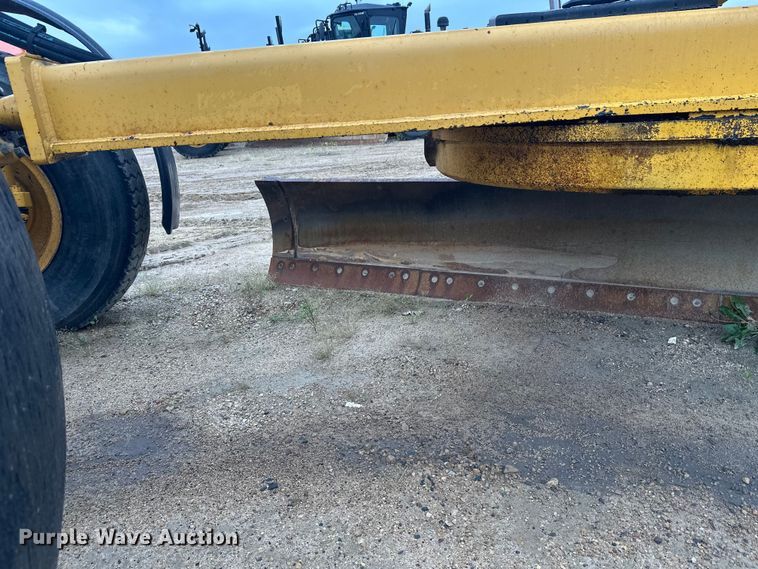 image for item EL0085 2000 John Deere 770CH motor grader