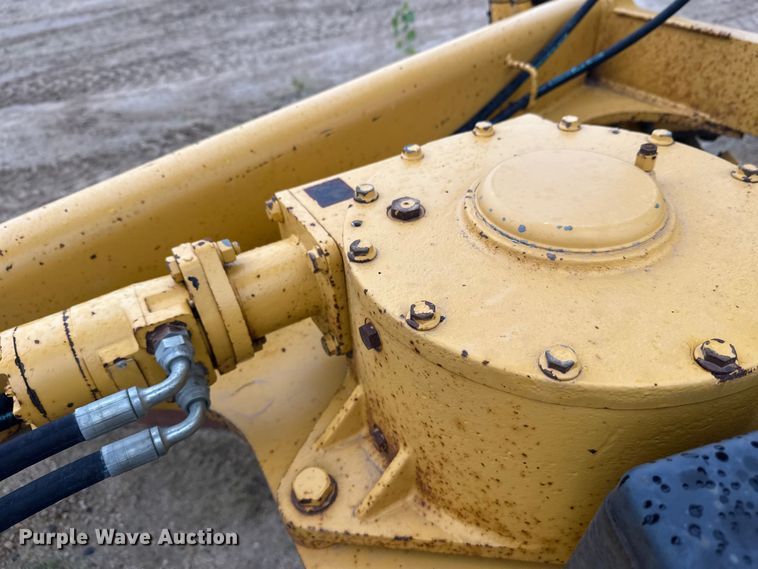 image for item EL0085 2000 John Deere 770CH motor grader