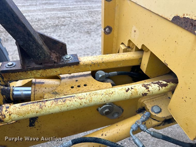 image for item EL0085 2000 John Deere 770CH motor grader