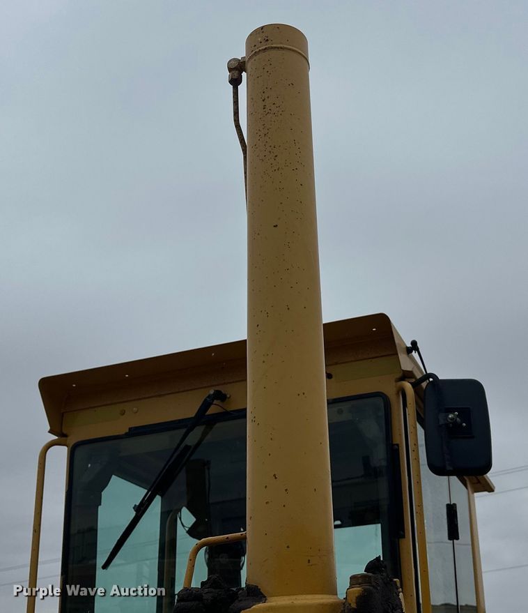 image for item EL0085 2000 John Deere 770CH motor grader