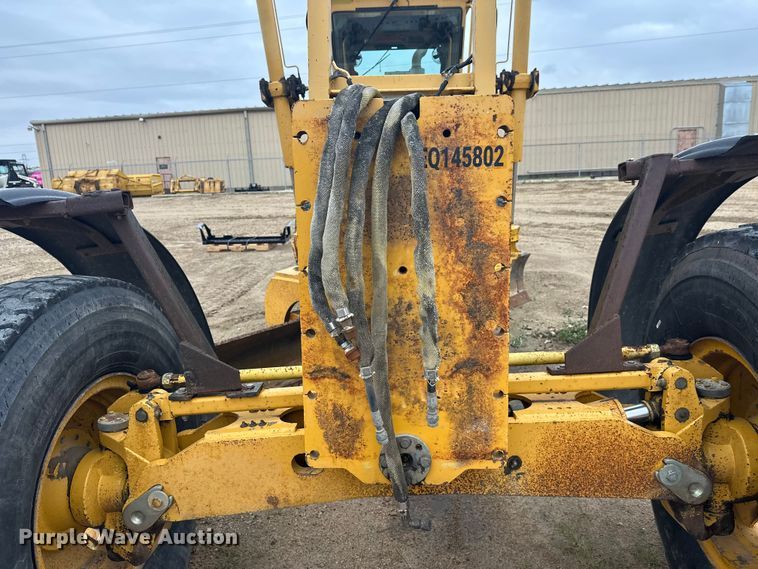 image for item EL0085 2000 John Deere 770CH motor grader