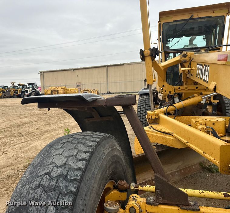 image for item EL0085 2000 John Deere 770CH motor grader