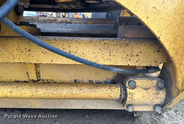 image for item EL0085 2000 John Deere 770CH motor grader