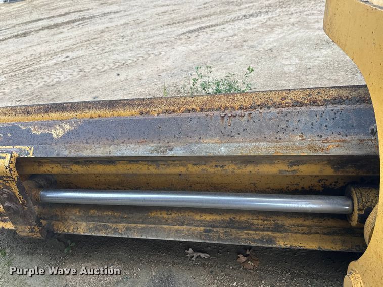 image for item EL0085 2000 John Deere 770CH motor grader