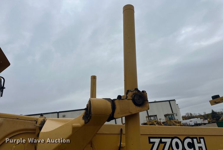 image for item EL0085 2000 John Deere 770CH motor grader