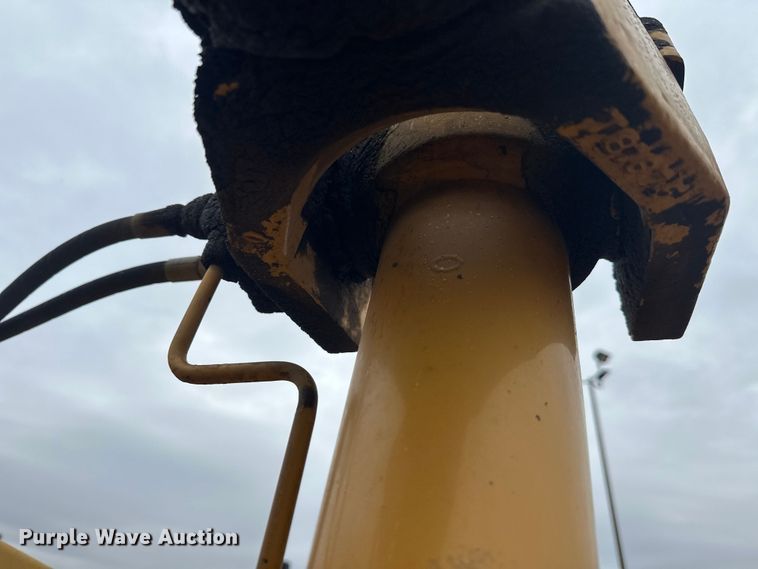 image for item EL0085 2000 John Deere 770CH motor grader