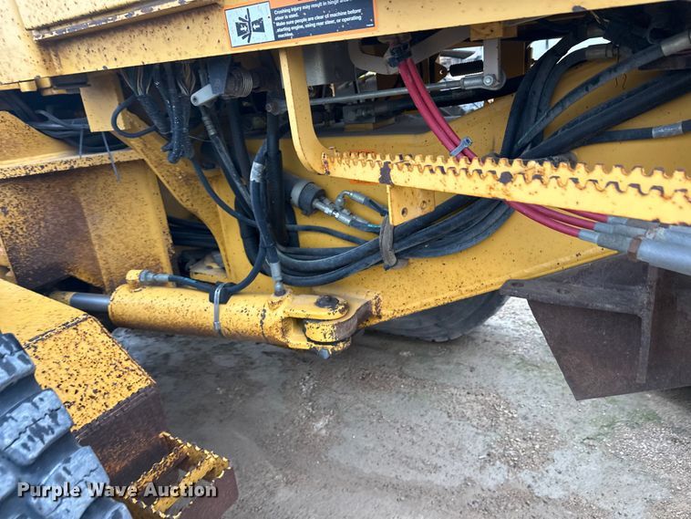 image for item EL0085 2000 John Deere 770CH motor grader