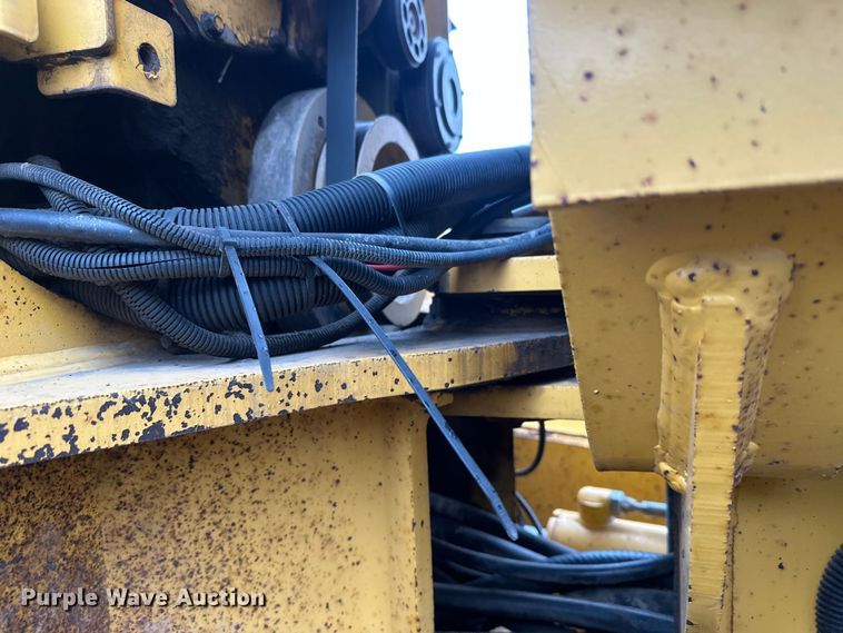 image for item EL0085 2000 John Deere 770CH motor grader