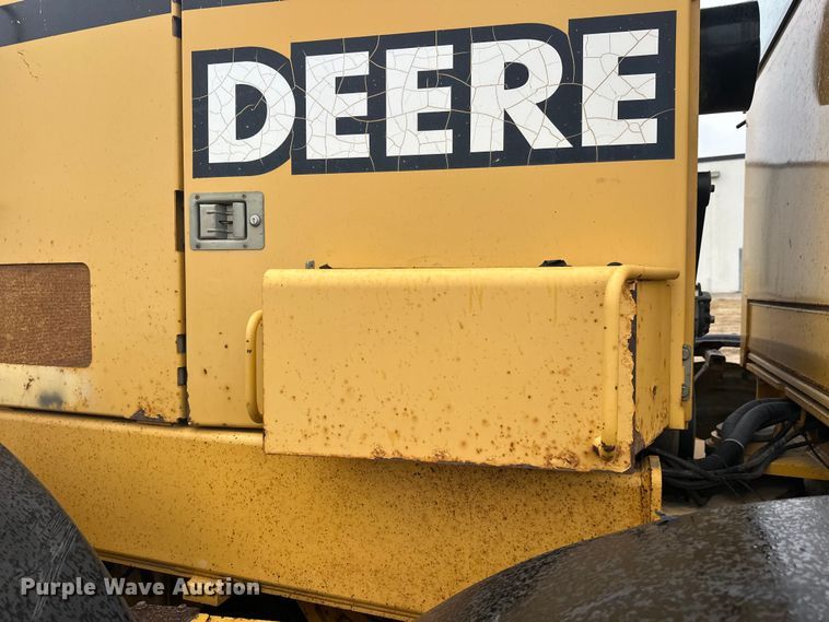 image for item EL0085 2000 John Deere 770CH motor grader