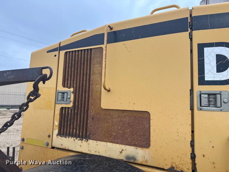 image for item EL0085 2000 John Deere 770CH motor grader