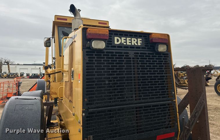 image for item EL0085 2000 John Deere 770CH motor grader