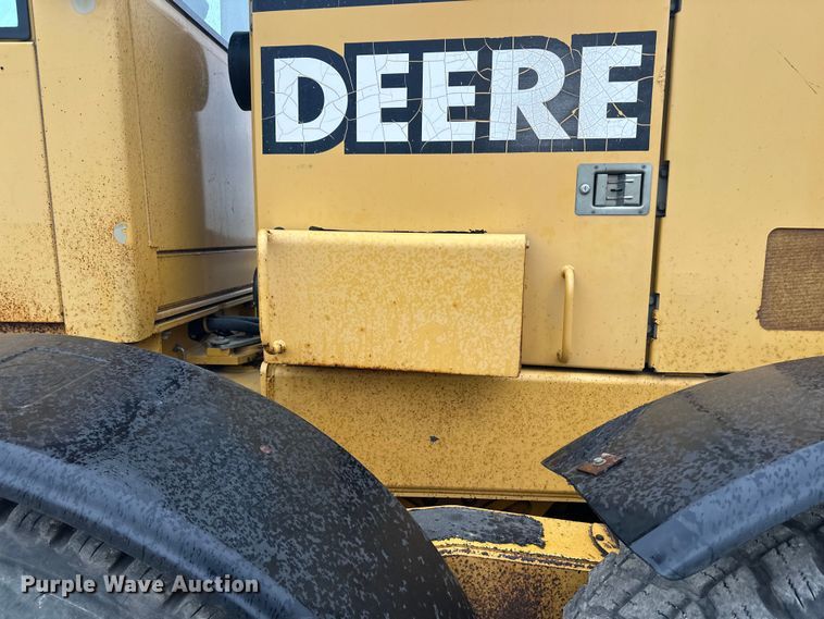 image for item EL0085 2000 John Deere 770CH motor grader